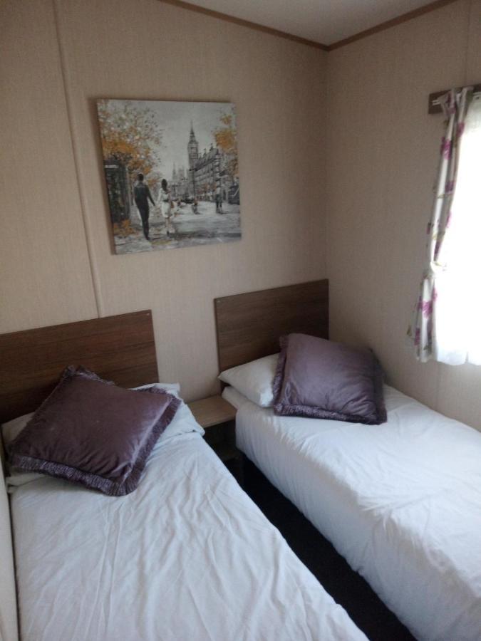 Bude Caravan Sleeps six Summer Breeze Buitenkant foto