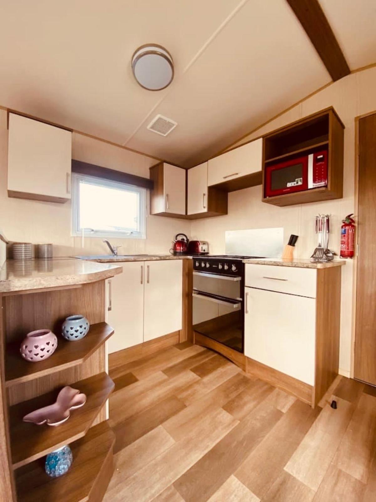 Bude Caravan Sleeps six Summer Breeze Buitenkant foto
